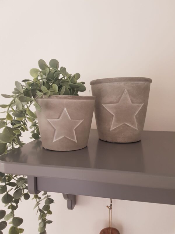 Ceramic pot white star outline