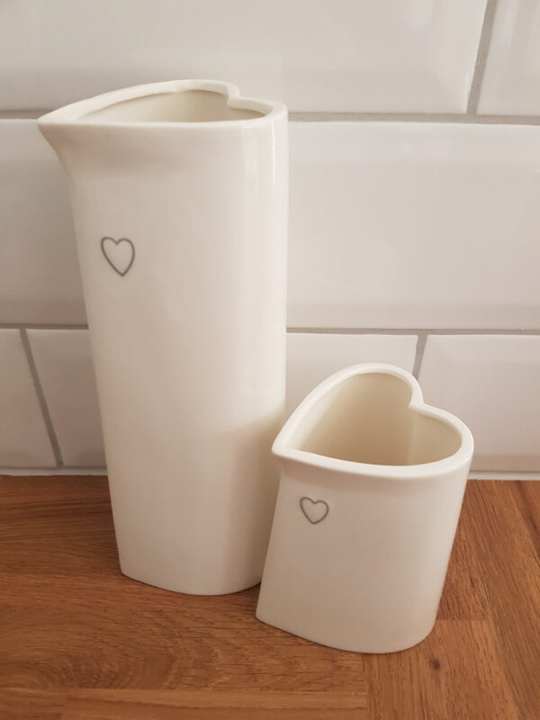 Ceramic heart vases